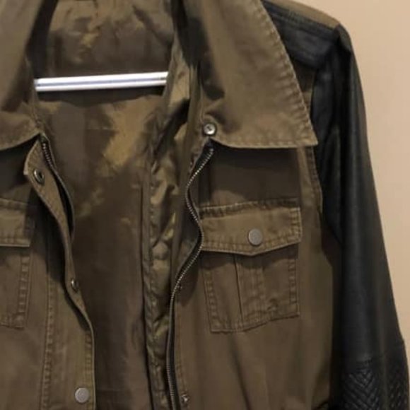 John and Jenn utility jacket - Picture 2 of 3